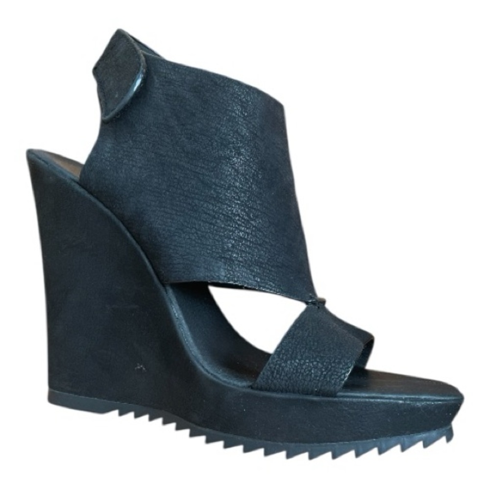 NWOT Vince Camuto Black Wedge Sandals